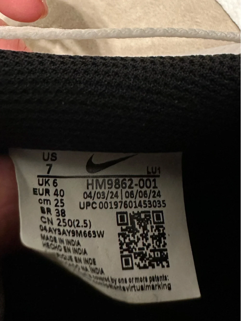 Nike Black and White Low-Top Trainers